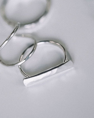 Nashelle Jewelry Faceted Bar Ring in Silver