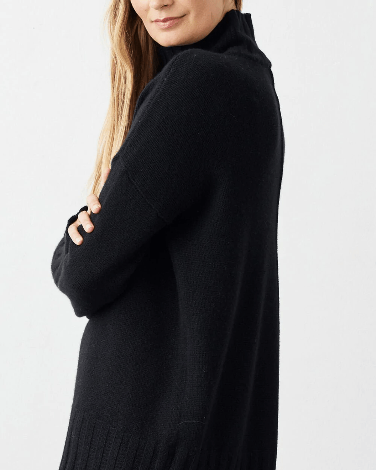 Not Monday Clothing Elsie Cashmere Turtlneck in Black