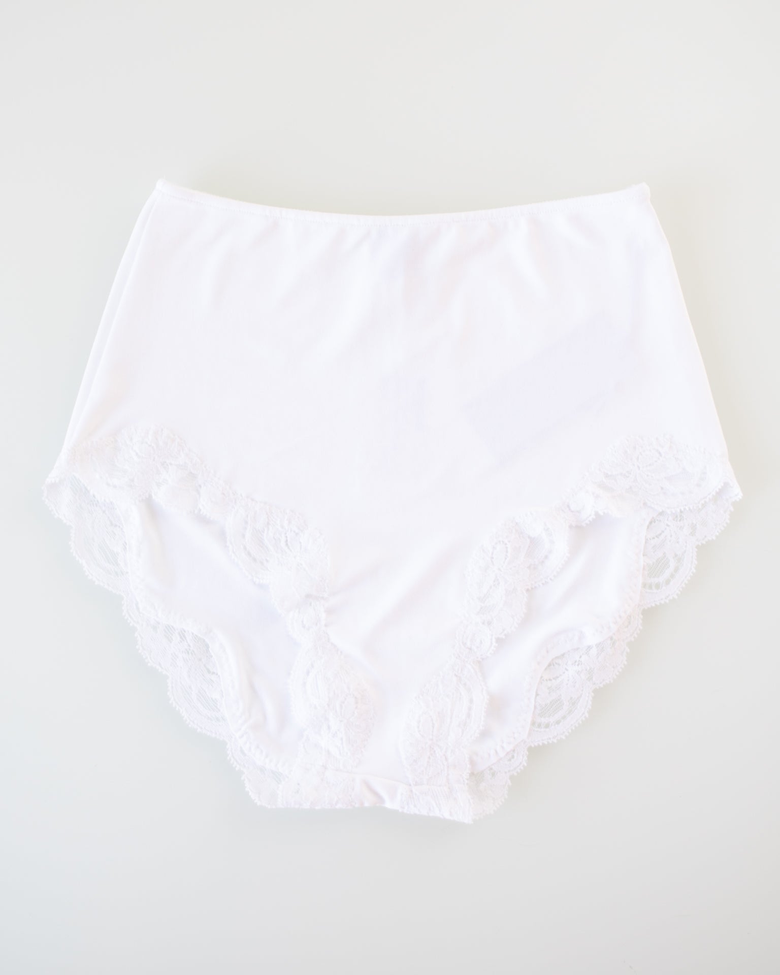 Del w/ Lace High Cut Brief in White