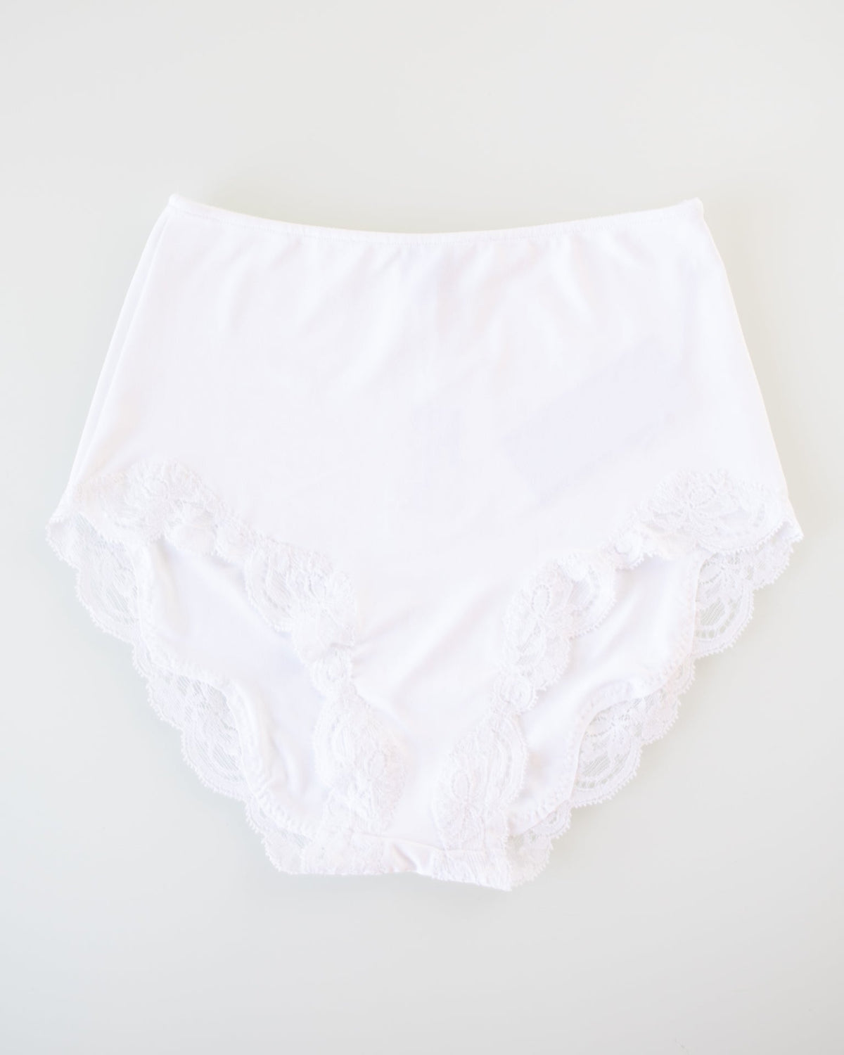 Only Hearts Lingerie Del w/ Lace High Cut Brief in White