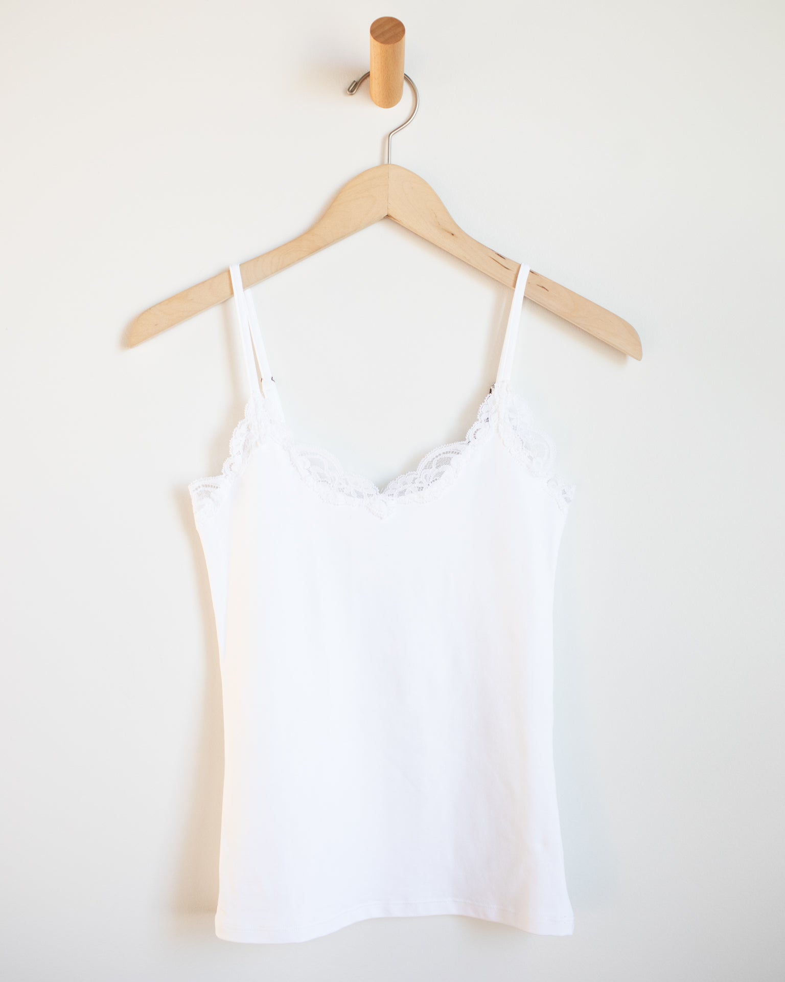 Only Hearts Del w/ Lace V Cami in White- Bliss Boutiques