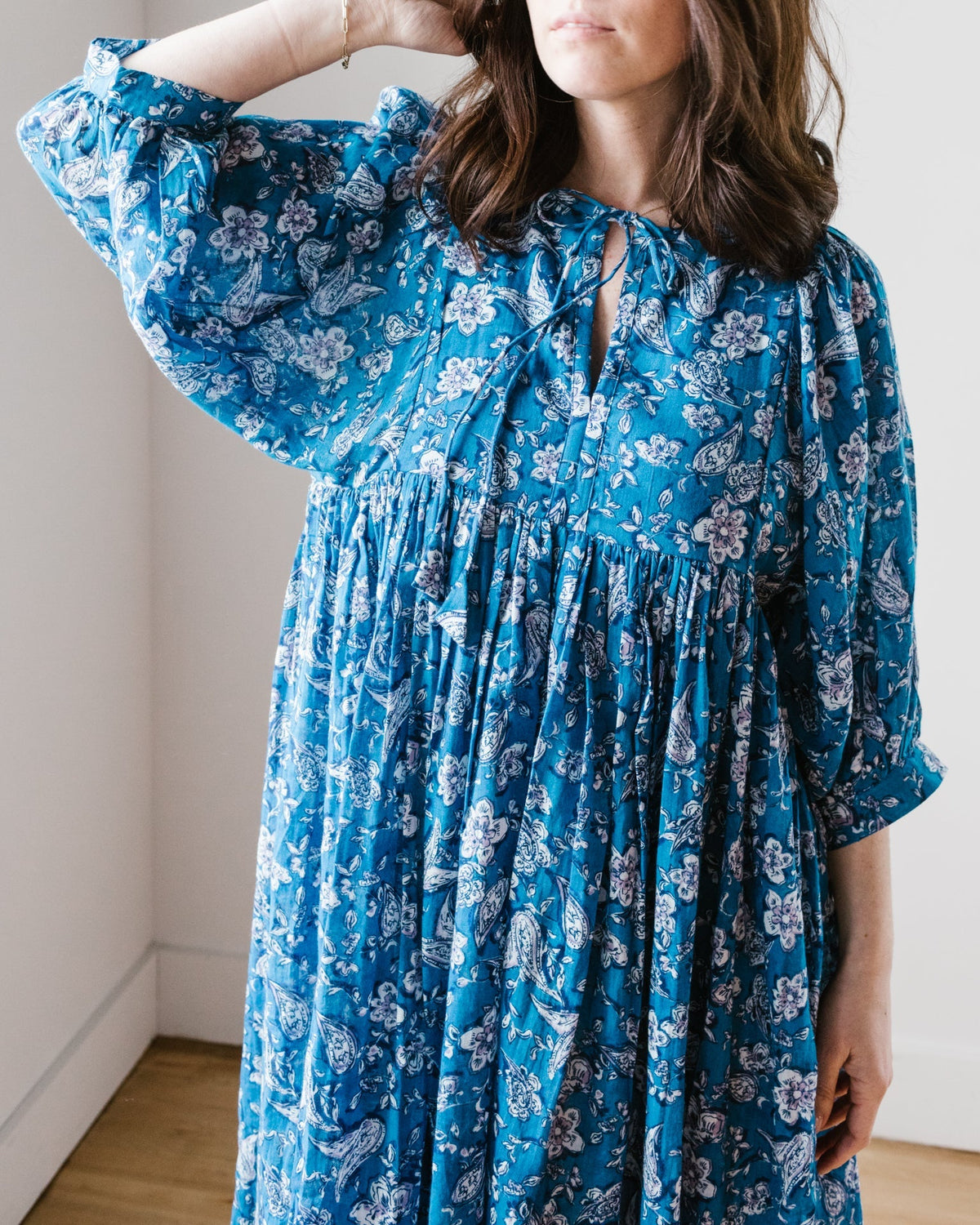 Sundry Clothing Blouson Sleeve Midi in Perrin Paisley