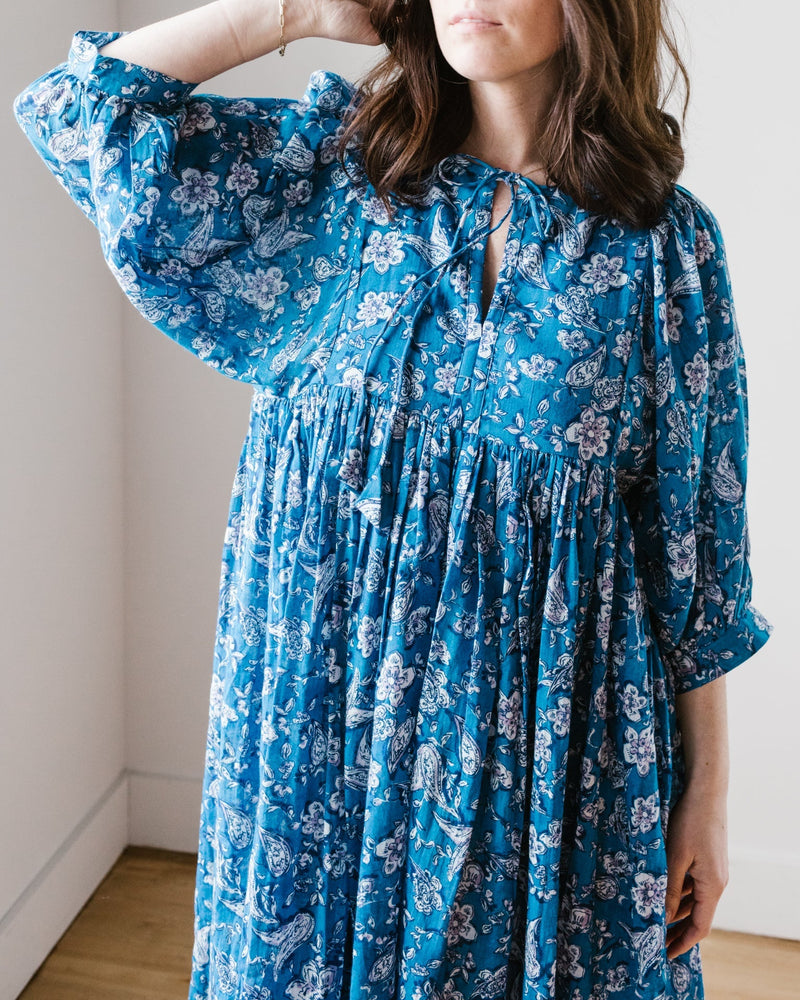 Sundry Clothing Blouson Sleeve Midi in Perrin Paisley