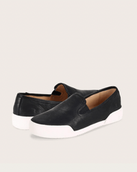 FRYE Mia Slip On in Black 