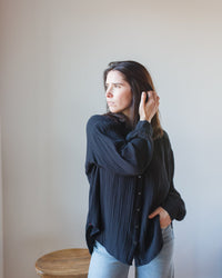 XiRENA Clothing Atlee Top in Black