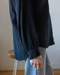 XiRENA Clothing Atlee Top in Black