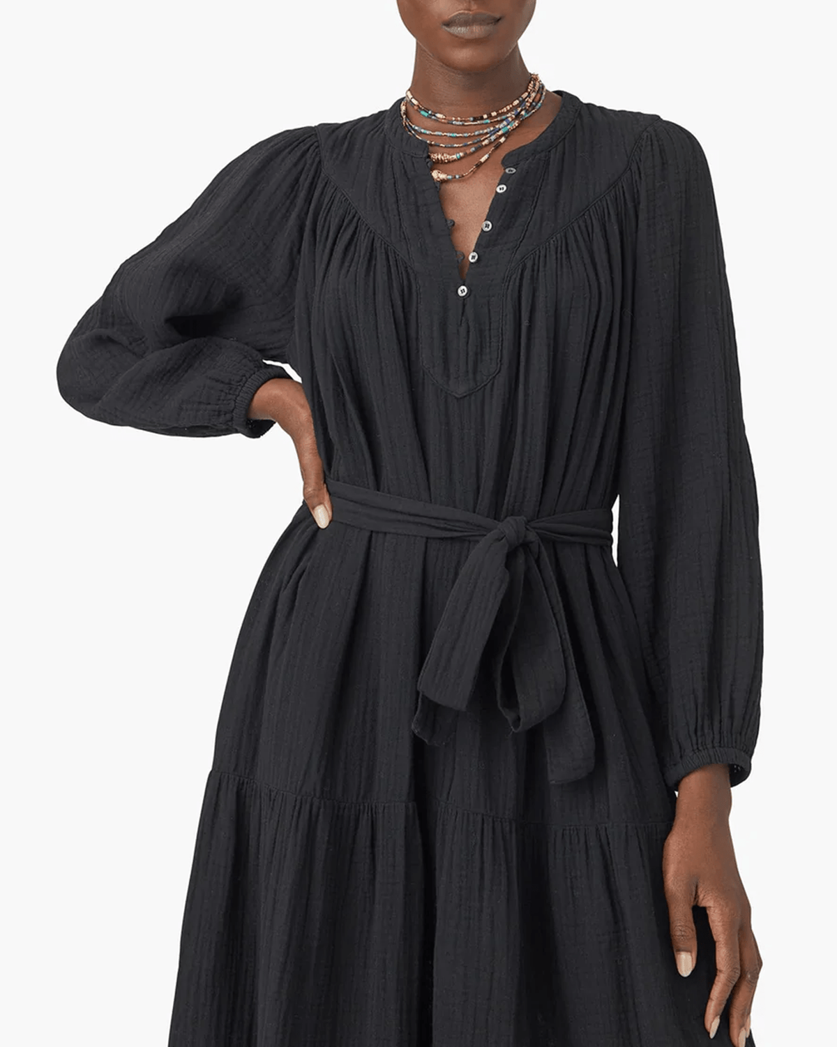 XiRENA Clothing Wrenn Dress in Black